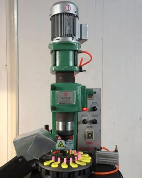 怎樣安全地操作氣液增壓鉚接機(jī)？